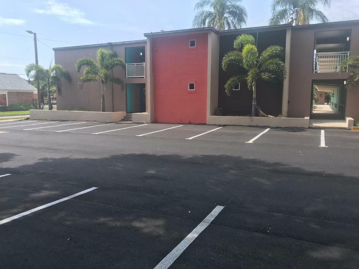 Tropical Inn & Suites, Downtown 克利尔沃特 外观 照片