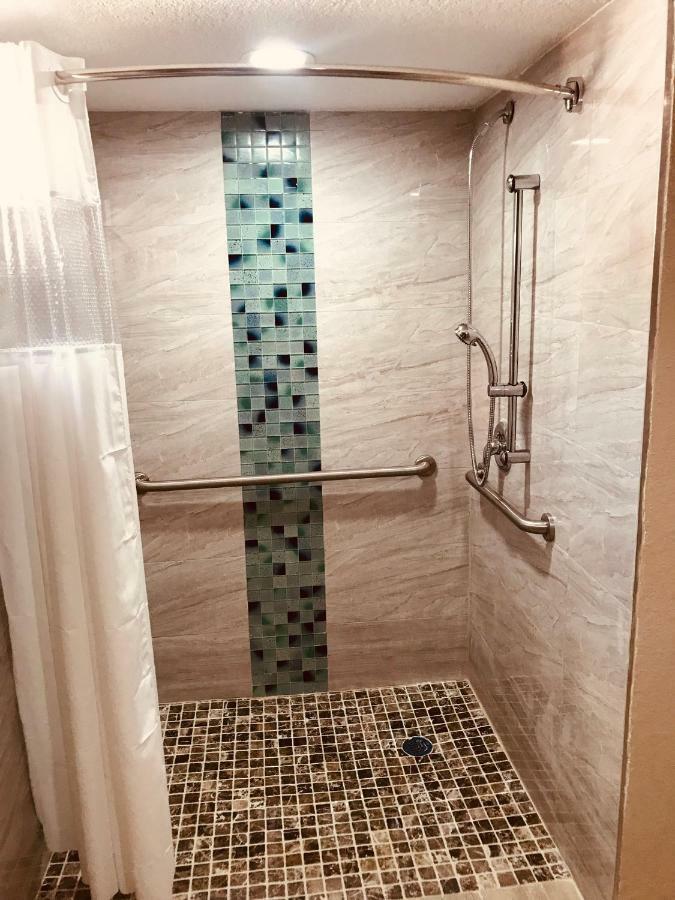 Tropical Inn & Suites, Downtown 克利尔沃特 外观 照片